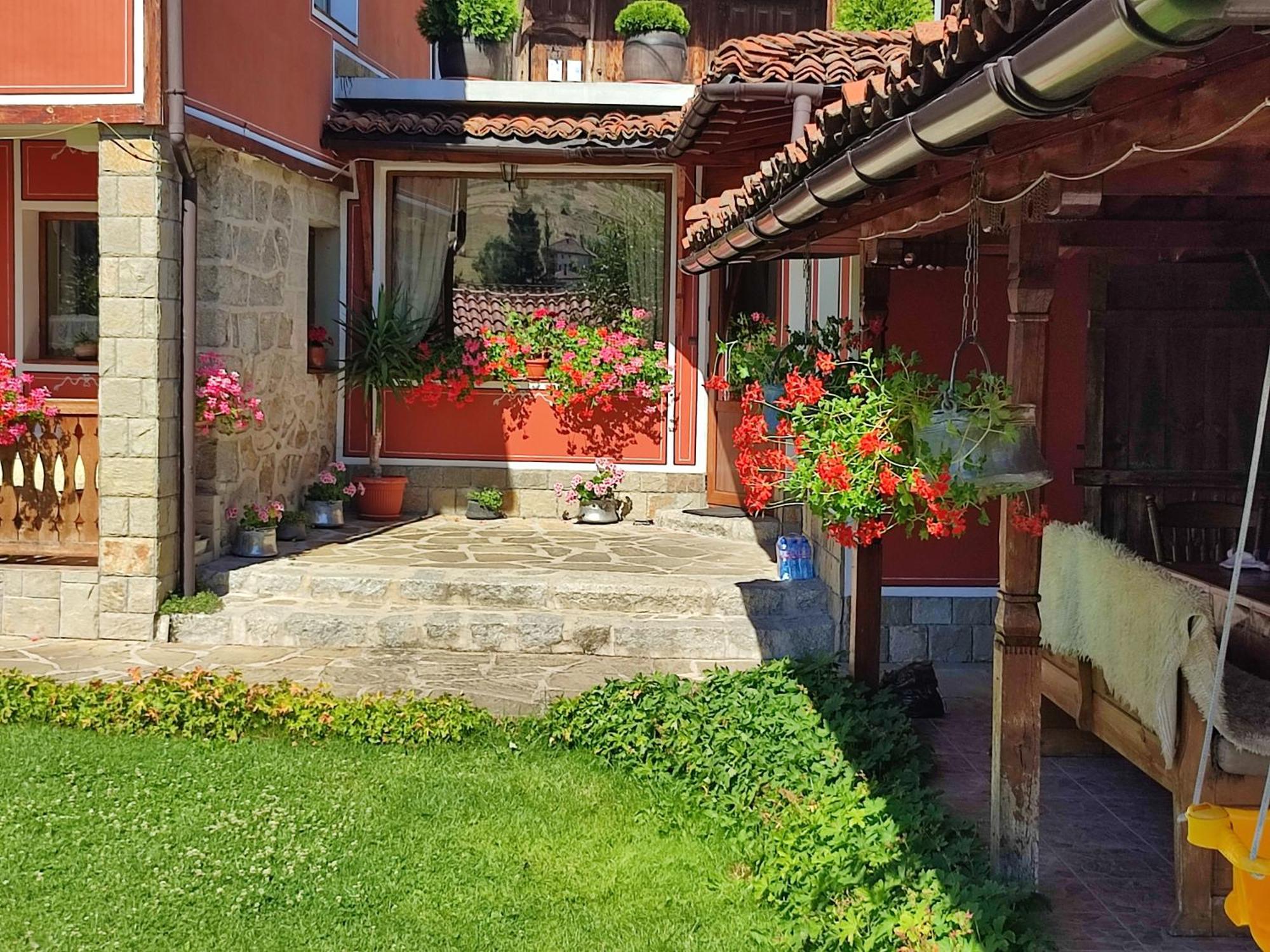 Hotel Радкината Къща Koprivshtitsa Exterior foto