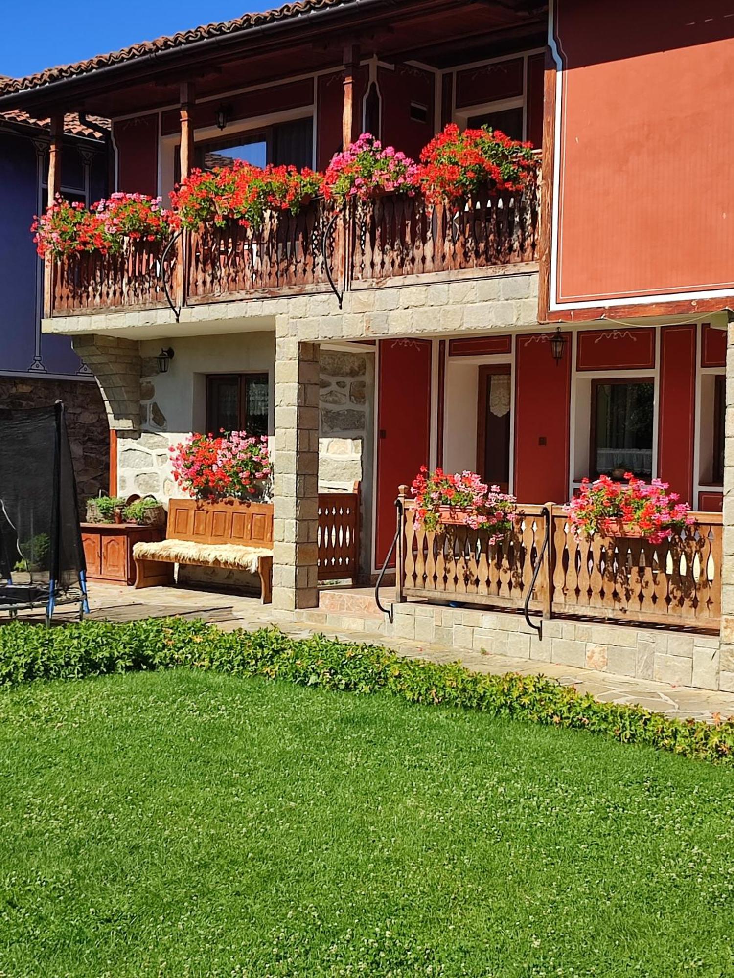 Hotel Радкината Къща Koprivshtitsa Exterior foto