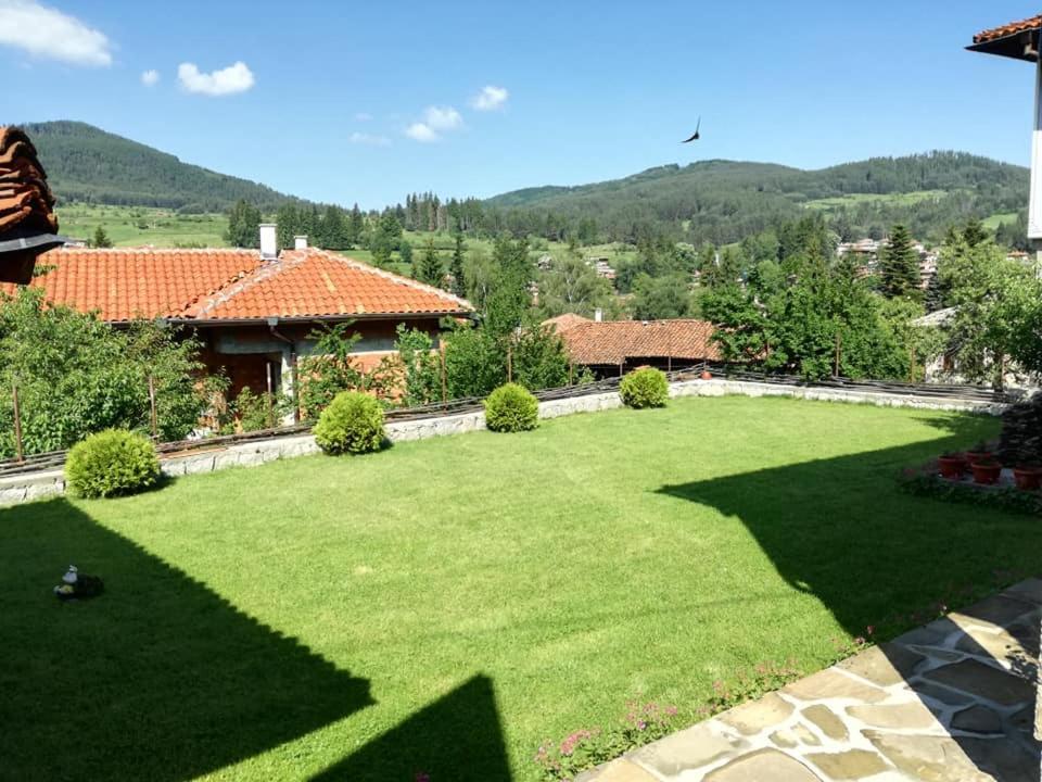 Hotel Радкината Къща Koprivshtitsa Exterior foto